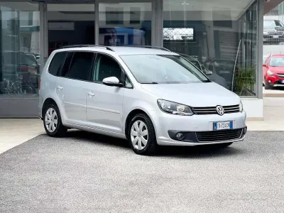 Usata VW Touran 105 CV (77 kW) 2014 Grigio Monovolume