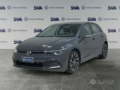 Usata VW Golf VIII Style 131 CV (96 kW) 2020 Gray Berlina
