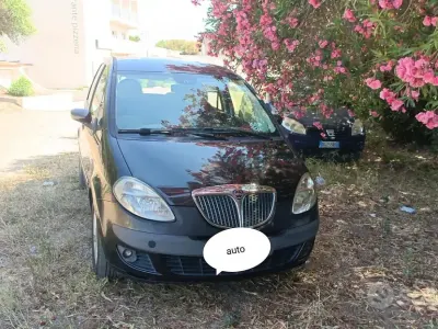 Usata Lancia Musa 69 CV (50 kW) 2006 Grigio Monovolume