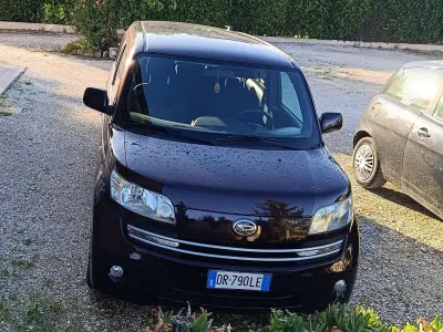 Usata Daihatsu Materia HIRO 103 CV (75 kW) 2009 Marrone Monovolume