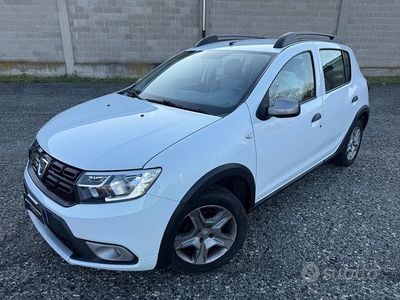 Usata Dacia Sandero Stepway 90 CV (66 kW) 2017 Bianco Berlina