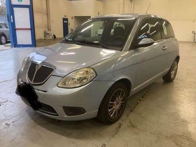Usata Lancia Ypsilon 60 CV (44 kW) 2008 Blu Utilitaria