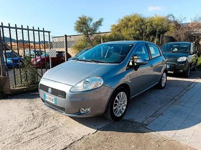 Usata Fiat Grande Punto Dynamic 75 CV (55 kW) 2007 Grigio Utilitaria