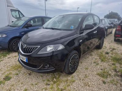 Usata Lancia Ypsilon Gold 69 CV (50 kW) 2022 Nero Utilitaria