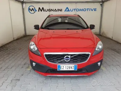 Usata Volvo V40 CC Kinetic 190 CV (139 kW) 2015 Rosso Station wagon
