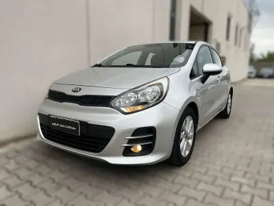 Usata Kia Rio 83 CV (61 kW) 2016 Argento Utilitaria
