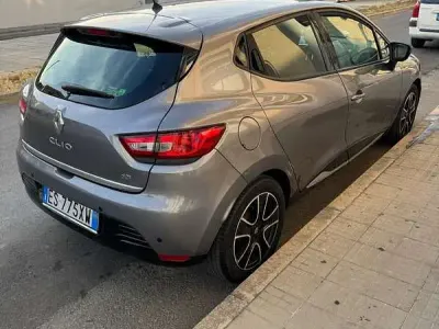 Usata Renault Clio IV 75 CV (55 kW) 2014 Grigio Berlina