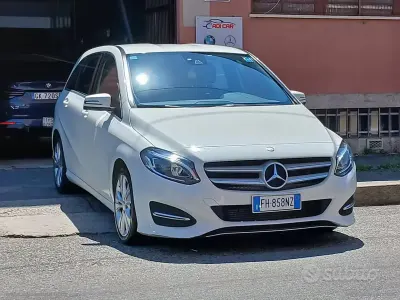 Usata Mercedes B180 109 CV (80 kW) 2017 Bianco Utilitaria