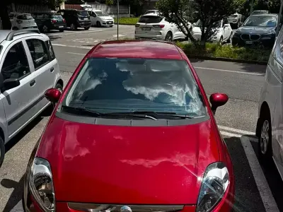 Usata Fiat Punto 69 CV (50 kW) 2011 Rosso Utilitaria