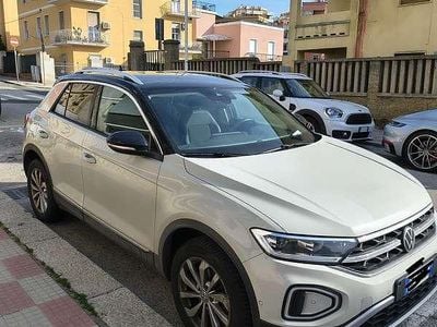 Usata VW T-Roc Style 110 CV (80 kW) 2023 Beige SUV