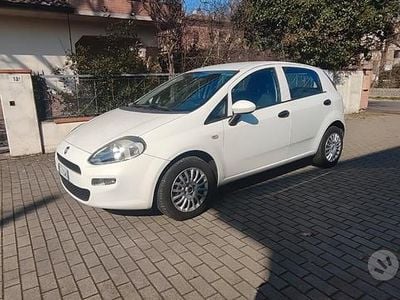 Usata Fiat Punto Street 77 CV (56 kW) 2016 Bianco Utilitaria