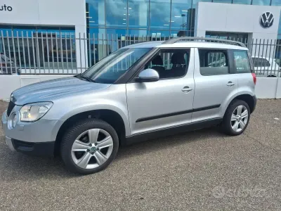 Usata Skoda Yeti Easy 105 CV (77 kW) 2013 Grigio SUV