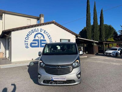 Usata Opel Vivaro 125 CV (91 kW) 2018 Argento Monovolume