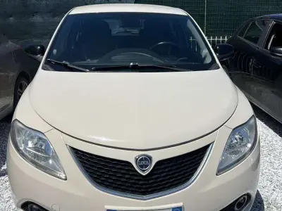 Usata Lancia Ypsilon Platinum 80 CV (58 kW) 2017 Other Utilitaria