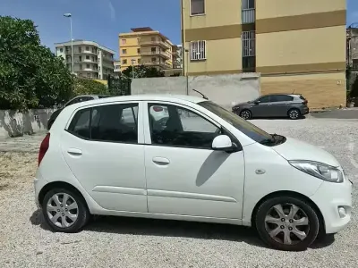 Usata Hyundai i10 Edition 69 CV (50 kW) 2013 Bianco Utilitaria