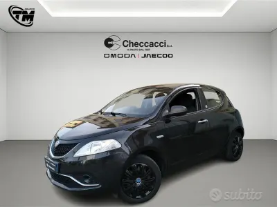 Usata Lancia Ypsilon Platinum 69 CV (50 kW) 2016 Nero Utilitaria