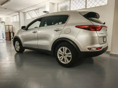 Usata Kia Sportage 115 CV (84 kW) 2018 Argento SUV