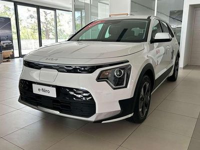 Usata Kia e-Niro 50 kW (68 CV) 2023 Clean white SUV
