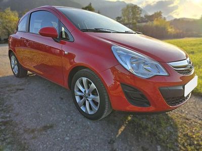 Usata Opel Corsa 65 CV (47 kW) 2013 Rosso Utilitaria