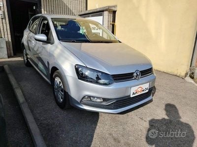 Usata VW Polo Trendline 75 CV (55 kW) 2016 Grigio Berlina