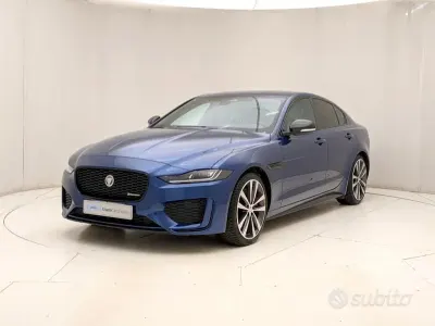 Usata Jaguar XE R-Dynamic 204 CV (150 kW) 2023 Blu Berlina
