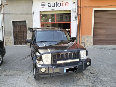 usata Jeep Commander 3.0V6 220cv 4x4 7posti Unipropr