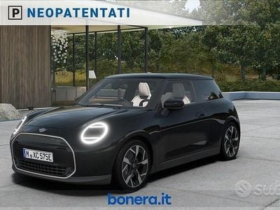 Usata Mini Cooper Favoured 135 kW (184 CV) 2025 Nero Utilitaria