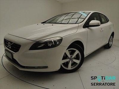 Usata Volvo V40 Momentum 120 CV (88 kW) 2016 Bianco Utilitaria