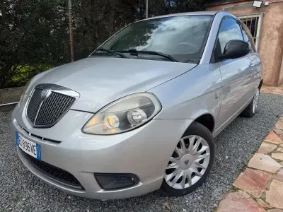 Usata Lancia Ypsilon 69 CV (50 kW) 2011 Grigio Utilitaria