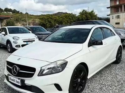Usata Mercedes A180 109 CV (80 kW) 2015 Bianco Berlina