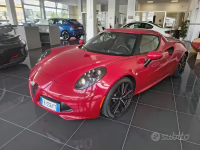 Usata Alfa Romeo 4C 241 CV (177 kW) 2016 Rosso Coupé