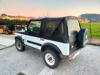 Begagnad Suzuki Samurai 69 HK (50 kW) 1993 SUV