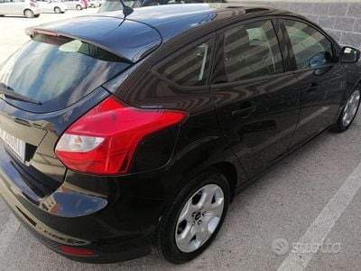 Usata Ford Focus 115 CV (84 kW) 2014 Nero Berlina