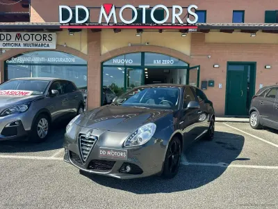 Usata Alfa Romeo Giulietta Business 105 CV (77 kW) 2013 Grigio Utilitaria