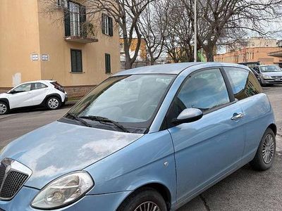 Usata Lancia Ypsilon 60 CV (44 kW) 2004 Blu Utilitaria