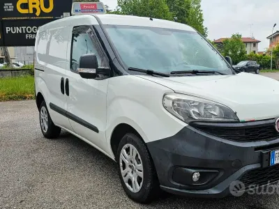 Usata Fiat Doblò 90 CV (66 kW) 2016 Bianco Monovolume