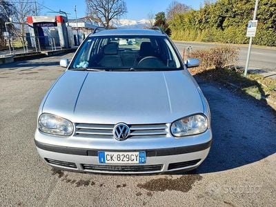 Grigio Usata 2003 VW Golf IV Station wagon | 1800 € (Buon prezzo)