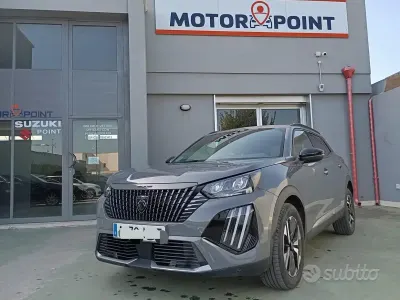 Usata Peugeot 2008 Allure 101 CV (74 kW) 2024 Grigio SUV