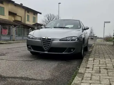 Usata Alfa Romeo 147 Progression 105 CV (77 kW) 2006 Utilitaria