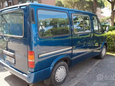 Usata Ford Transit Tourneo 85 CV (62 kW) 1999 Blu Monovolume