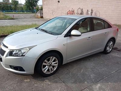 Begagnad Chevrolet Cruze LS 113 HK (83 kW) 2011 Silver Sedan