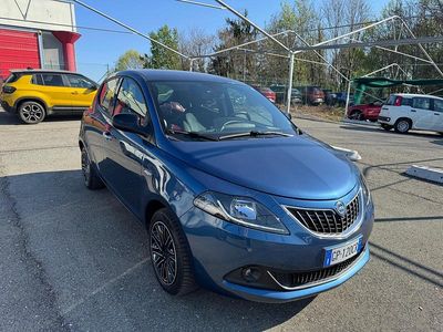 Usata Lancia Ypsilon Gold 69 CV (50 kW) 2023 489 blu Utilitaria