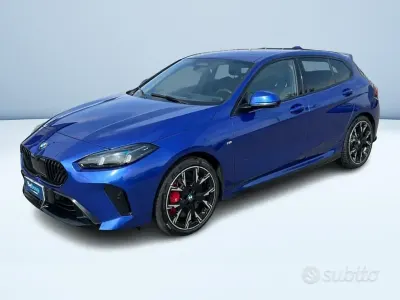 Begagnad BMW 118 M Sport 150 HK (110 kW) 2024 Blå Halvkombi