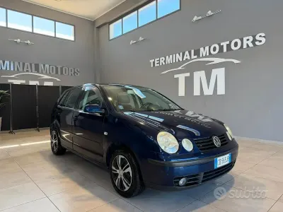 Usata VW Polo Trendline 64 CV (47 kW) 2002 Blu Berlina