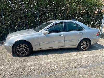Mercedes C200