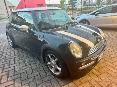 Usata Mini Cooper 116 CV (85 kW) 2003 Nero Utilitaria