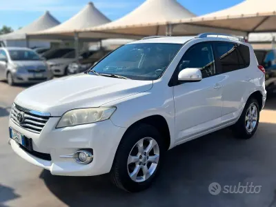 Usata Toyota RAV4 150 CV (110 kW) 2010 Bianco SUV