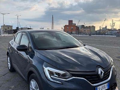 Usata Renault Captur Rive Gauche 94 CV (69 kW) 2022 Blu/azzurro SUV