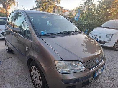 Marrone Usata 2007 Fiat Idea Monovolume | 3500 € (Buon prezzo)