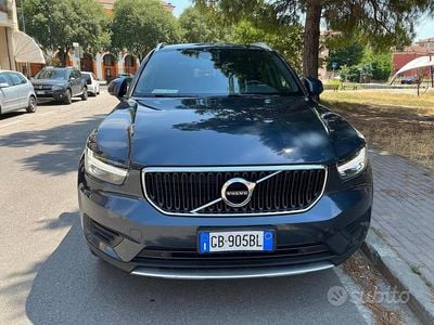 Usata Volvo XC40 Momentum 150 CV (110 kW) 2020 Blu/azzurro SUV